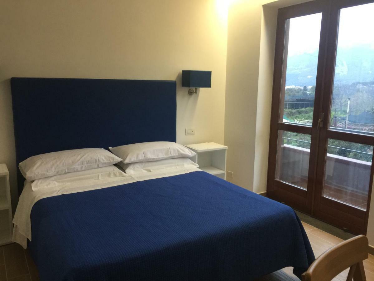 Bed and Breakfast Bed And Lemons Пьяно-ди-Сорренто Экстерьер фото
